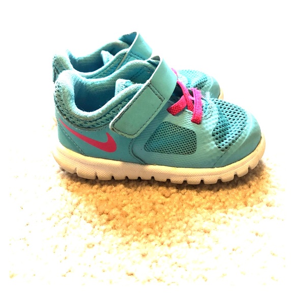 Nike Other - Nike toddler girl 5C sneakers